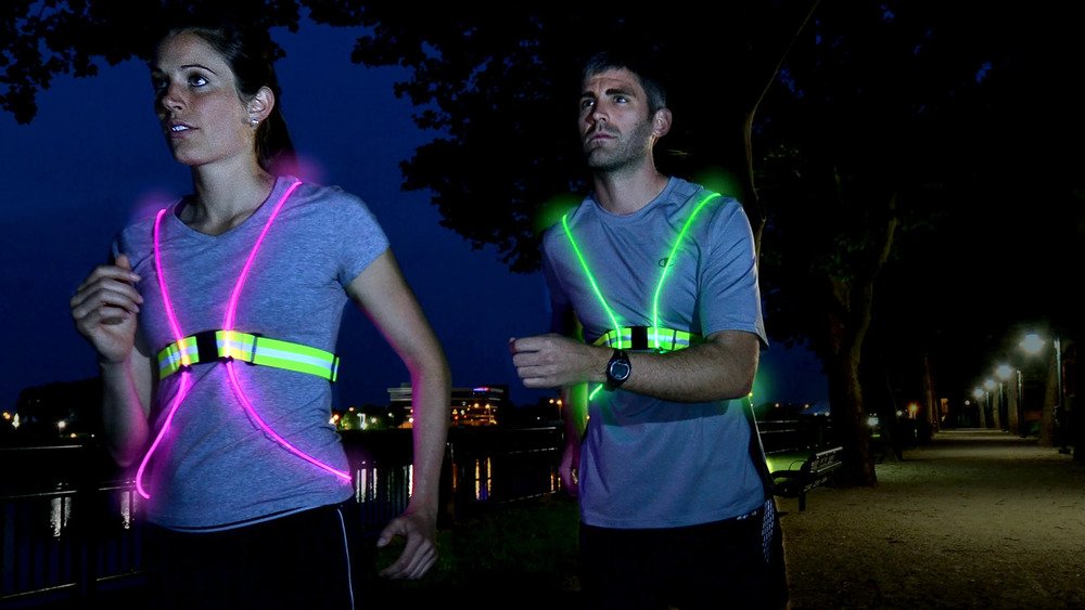 How Reflective Running Gear Enhances Safety During Nighttime Runs - Run  United